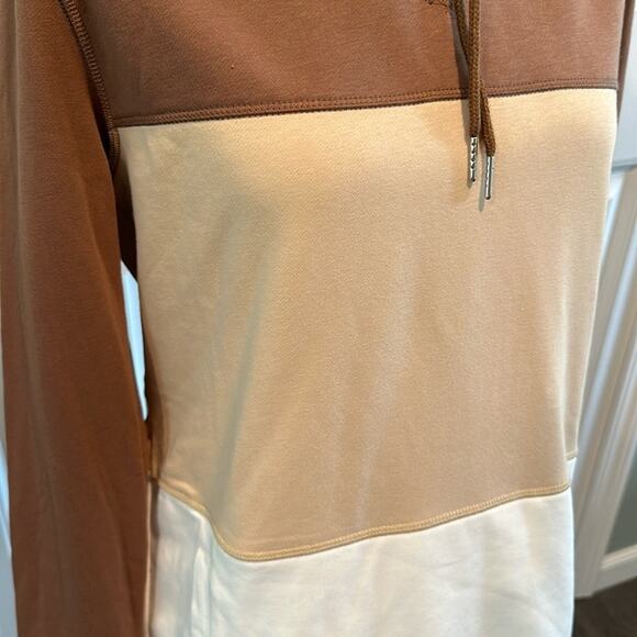 Wanna B Small Neutral Color-block Pullover Hoodie - Picture 4 of 10